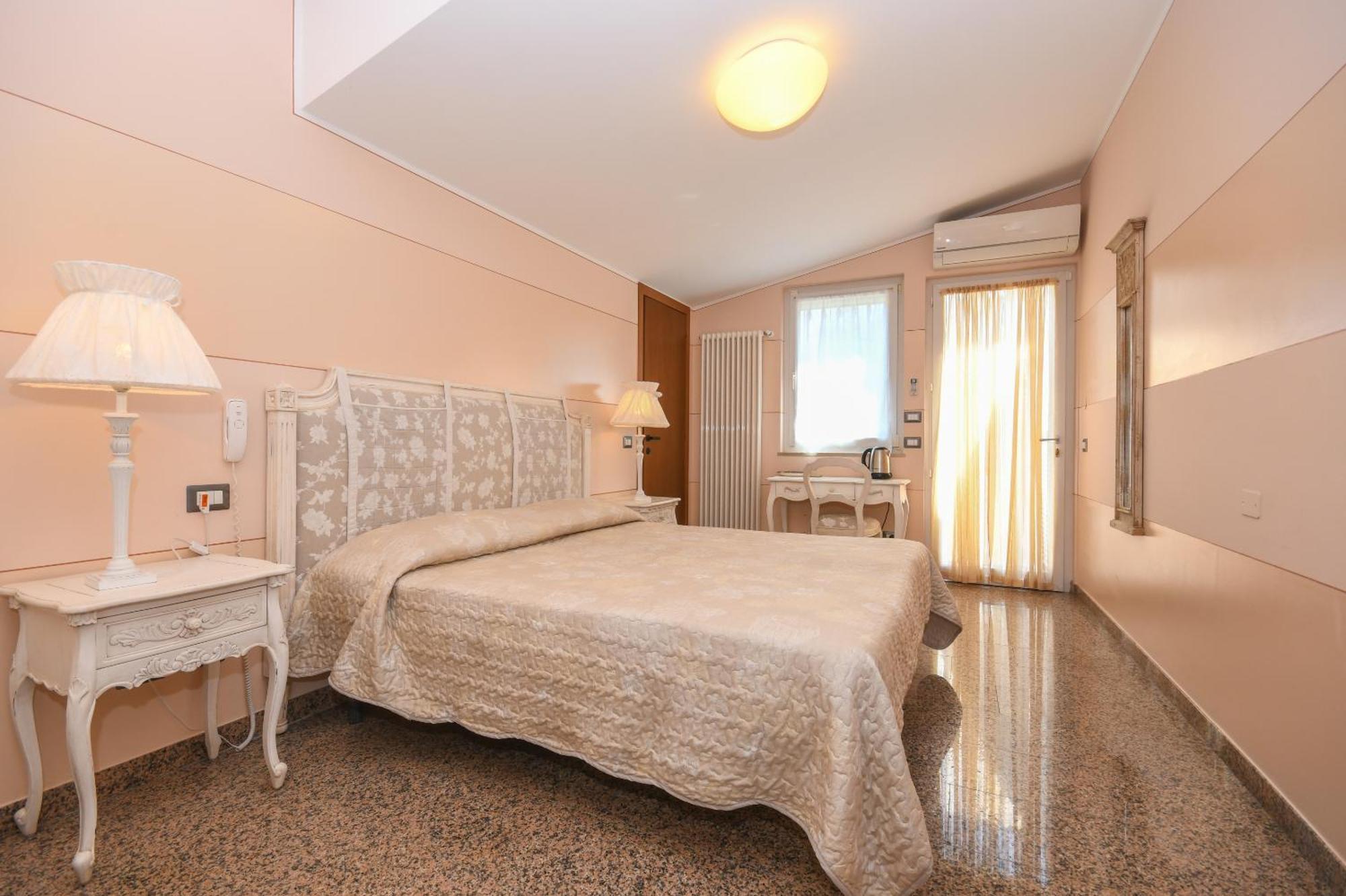B&B America Sirmione Exteriér fotografie