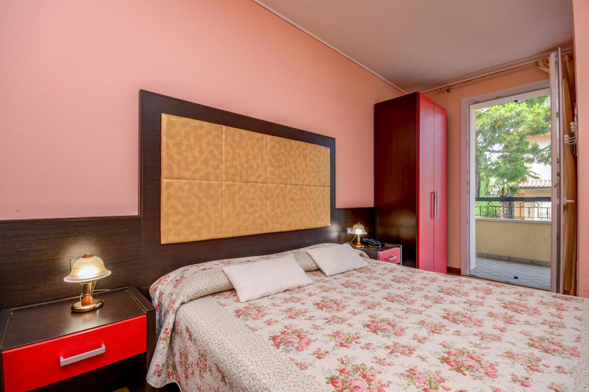 B&B America Sirmione Exteriér fotografie