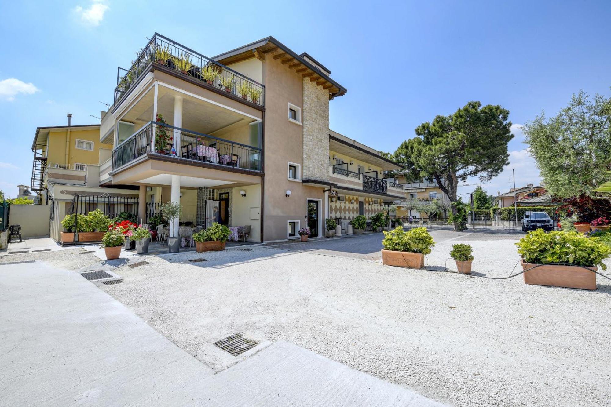 B&B America Sirmione Exteriér fotografie
